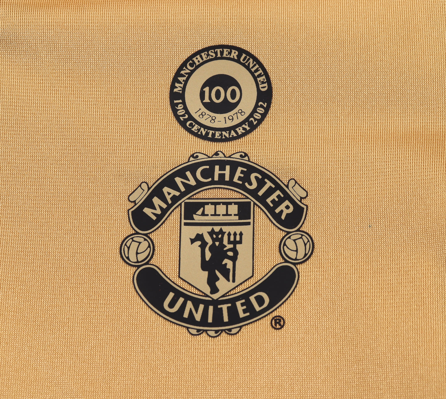 Kit infantil Manchester United Retrô Away 01/02 - Dourado