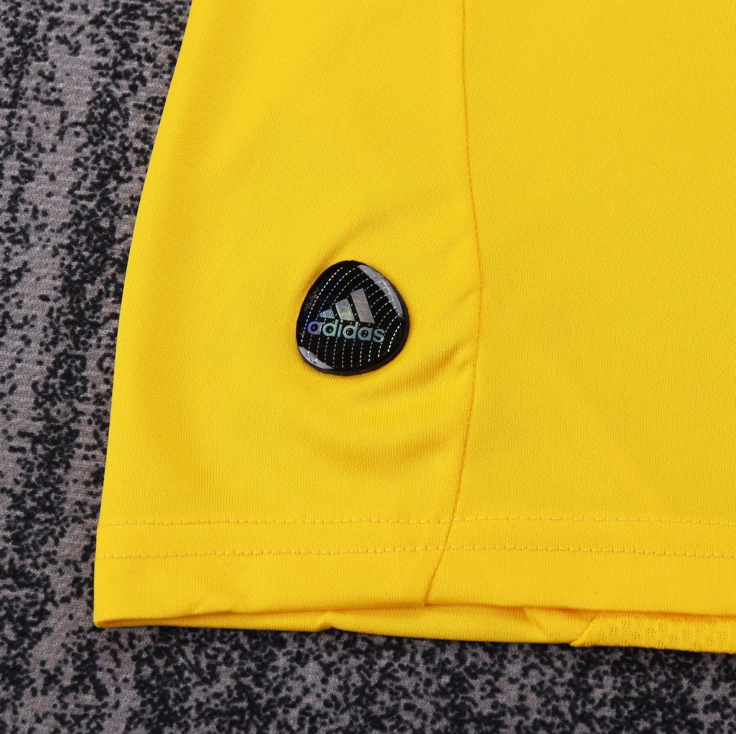 Kit Infantil Real Madrid Goleiro Retrô 11/12 - Amarelo