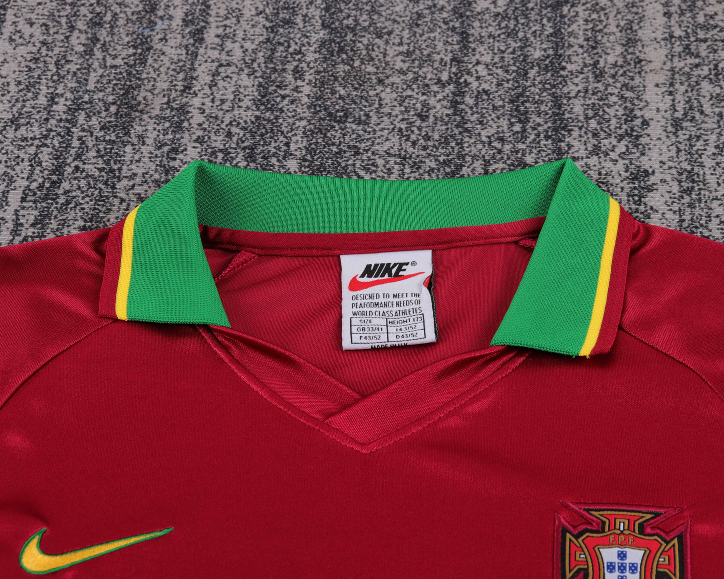 Kit Infantil Portugal Home Retrô 97/98 - Vermelho