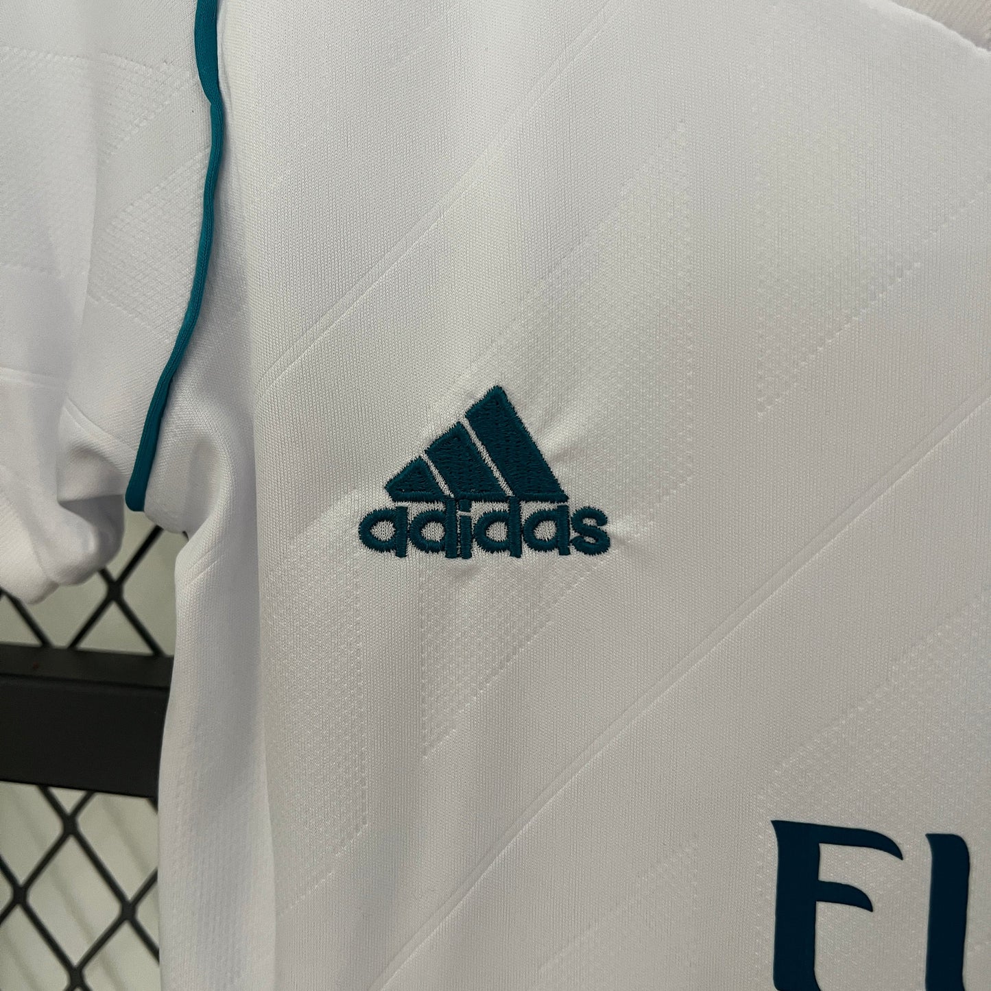 Kit Infantil Real Madrid Home Retrô 17/18 - Branco
