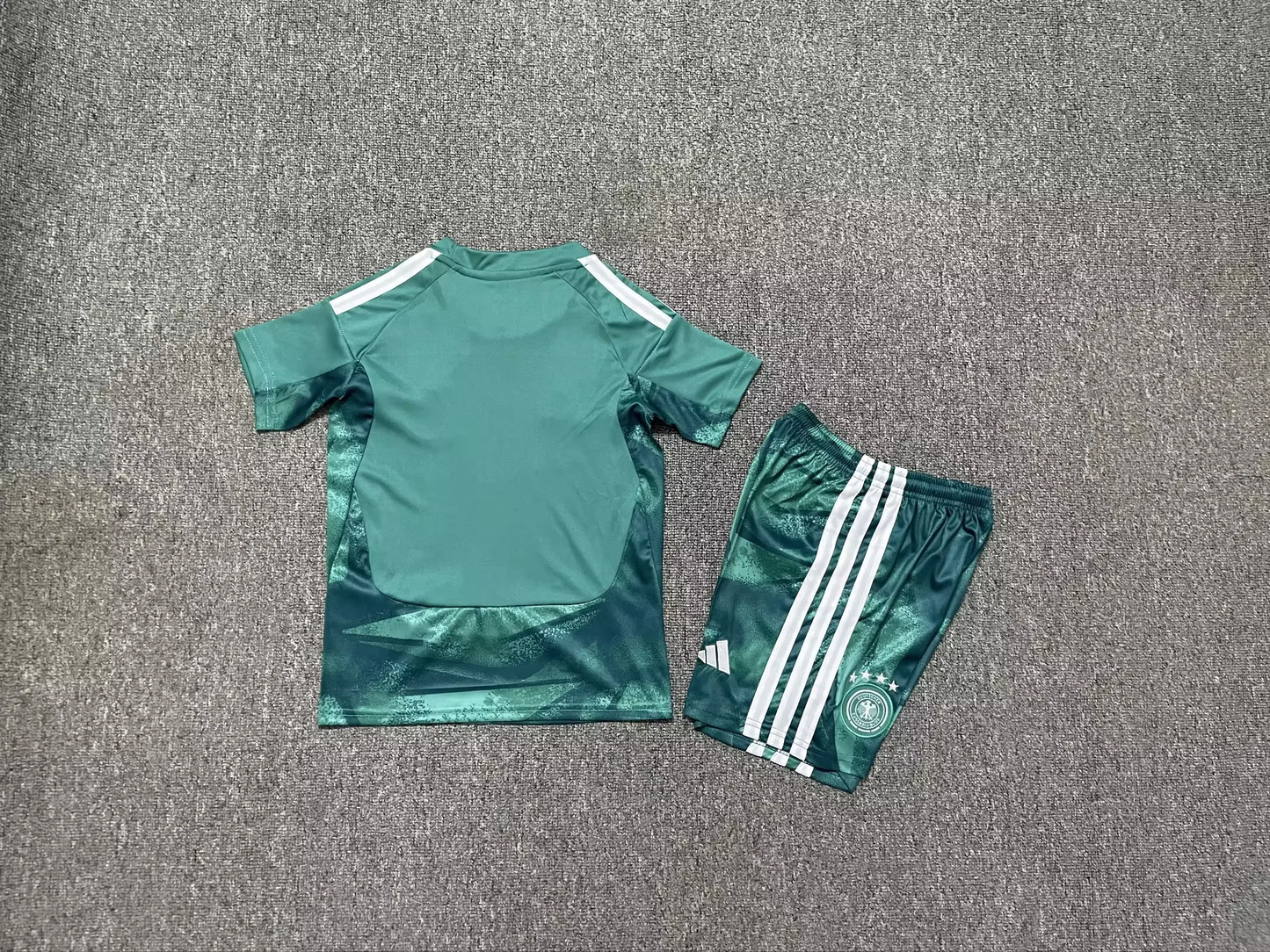 Kit Infantil Alemanha Goleiro 26/27 - Verde