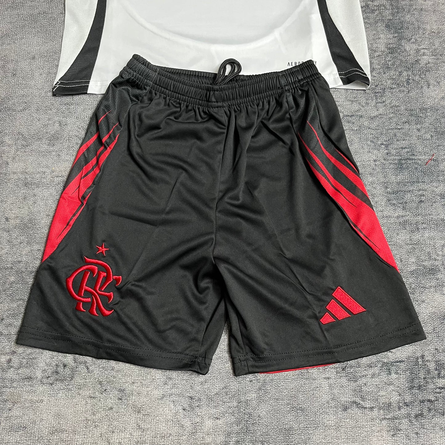 Kit Infantil Flamengo Away 25/26 - Branco e Preto