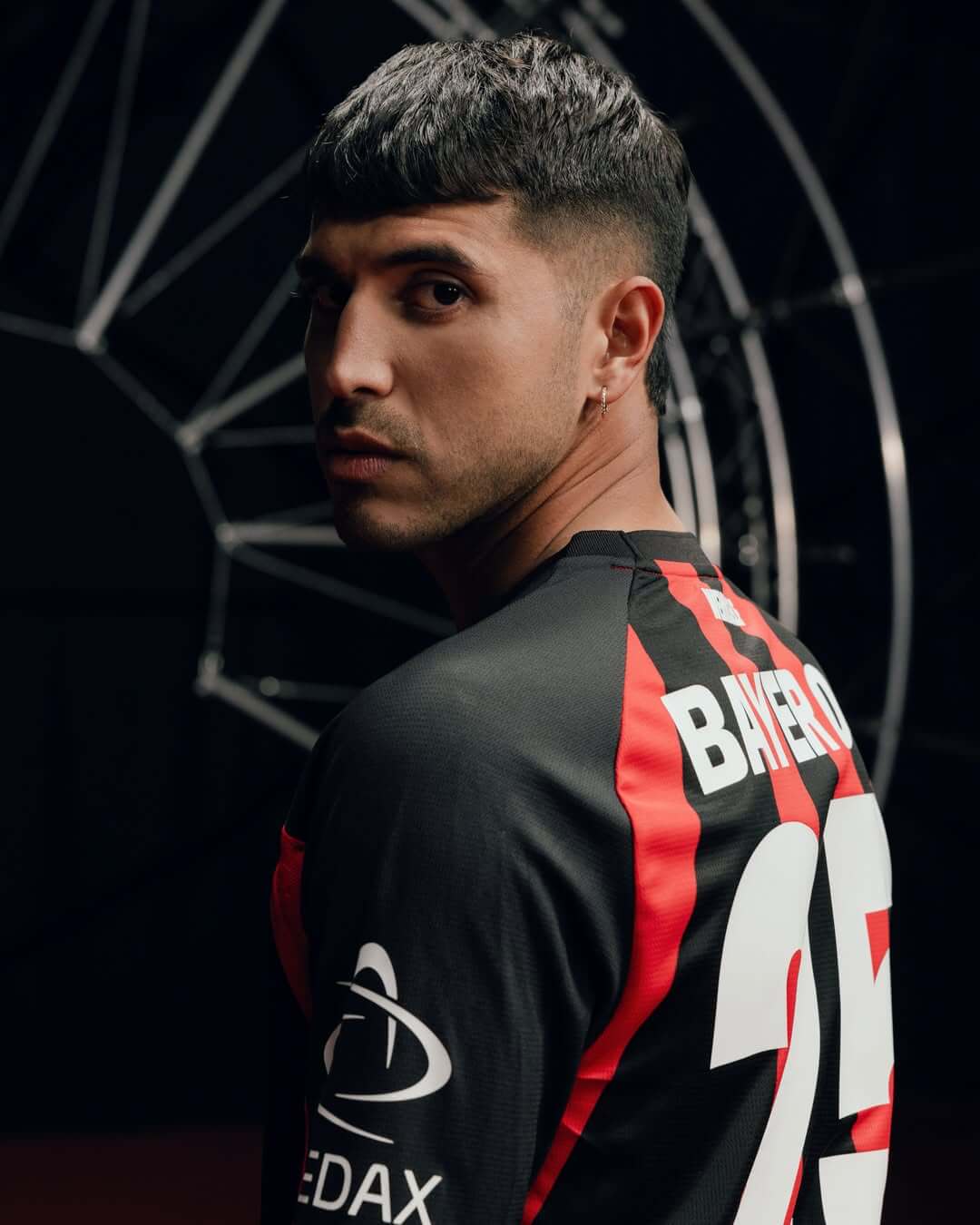 Bayern Leverkusen Home 26/27 New Balance - Preto e Vermelho