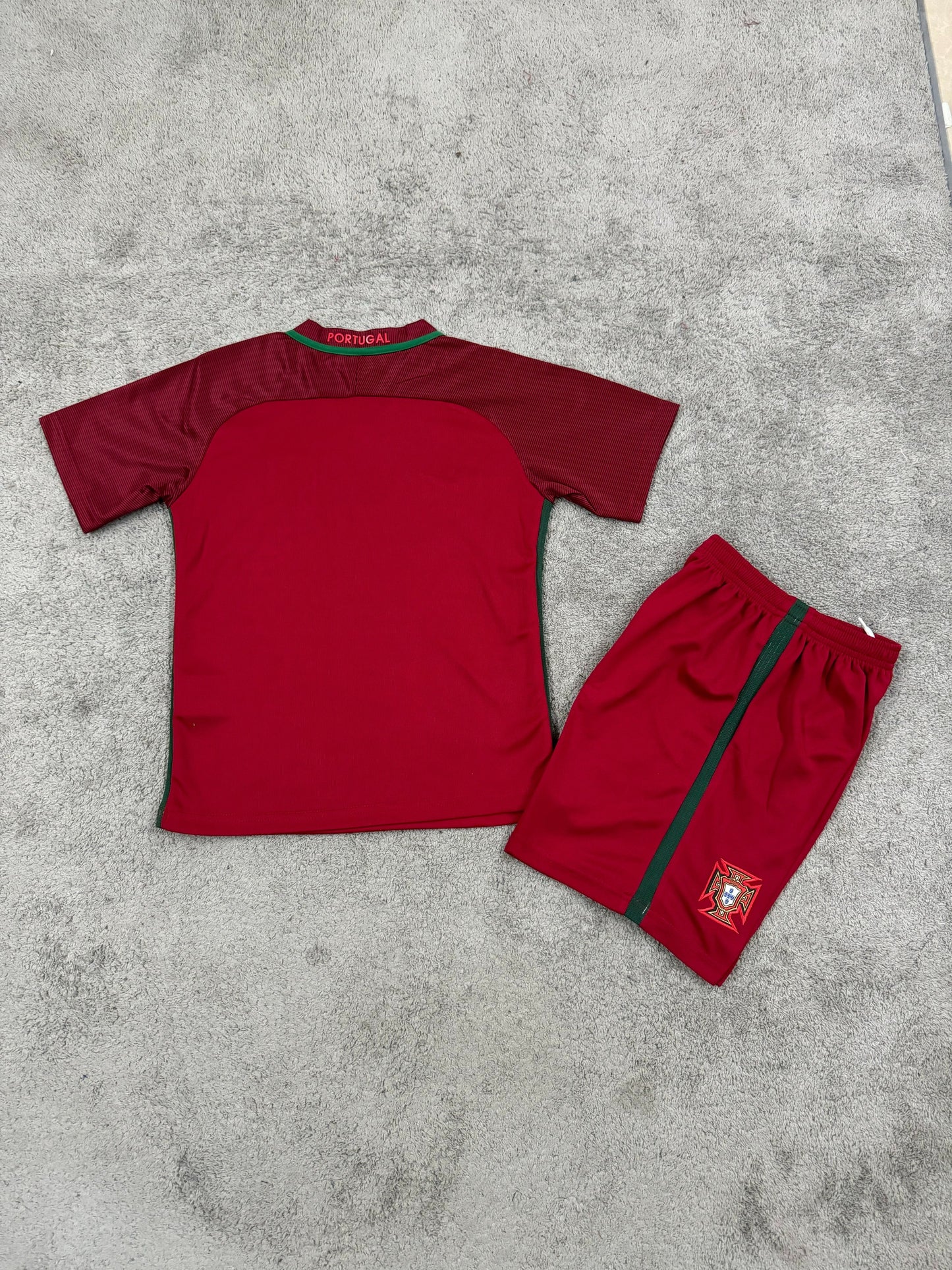 Kit Infantil Portugal Home Retrô 15/16 - Vermelho