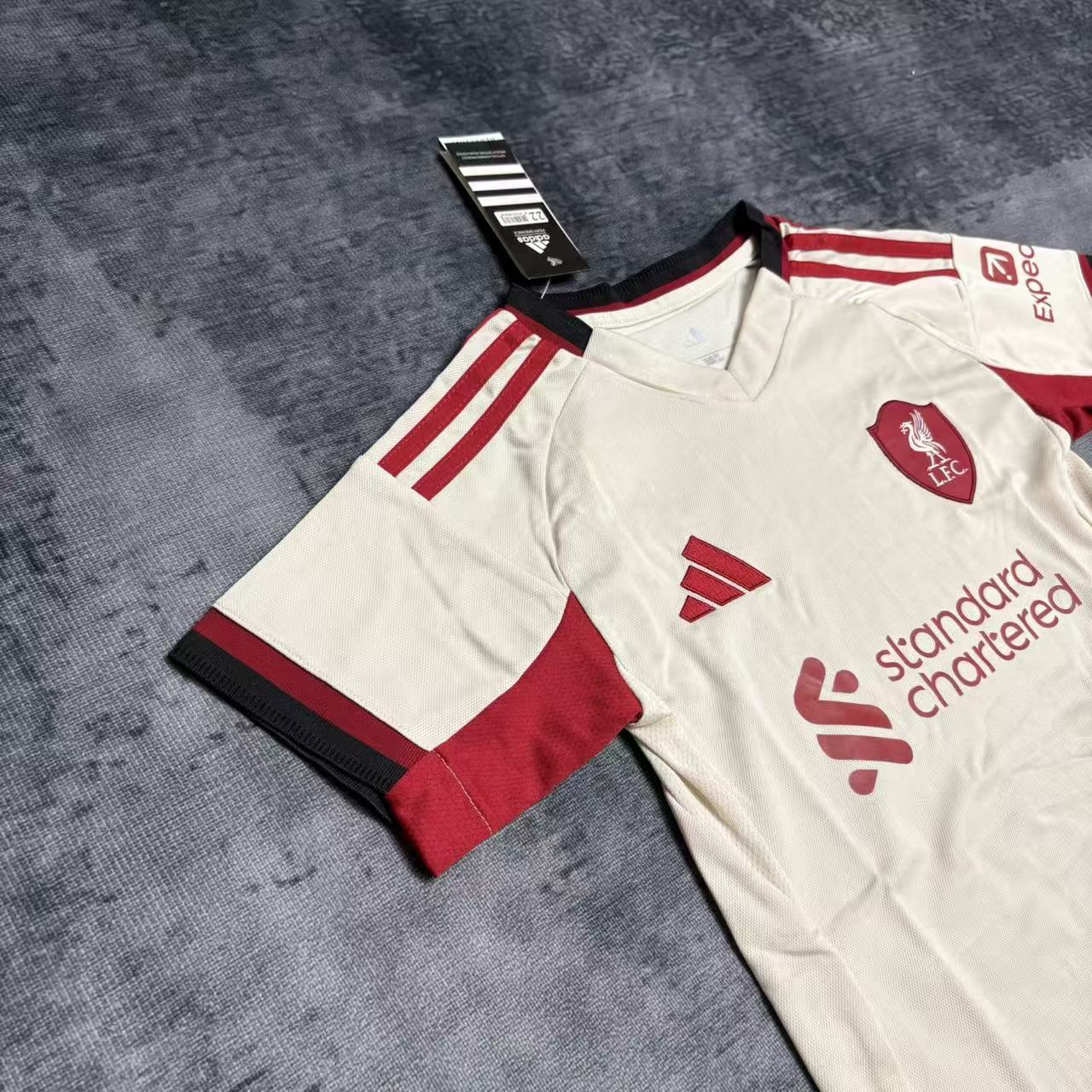 Kit Infantil Liverpool Away 25/26 - Bege