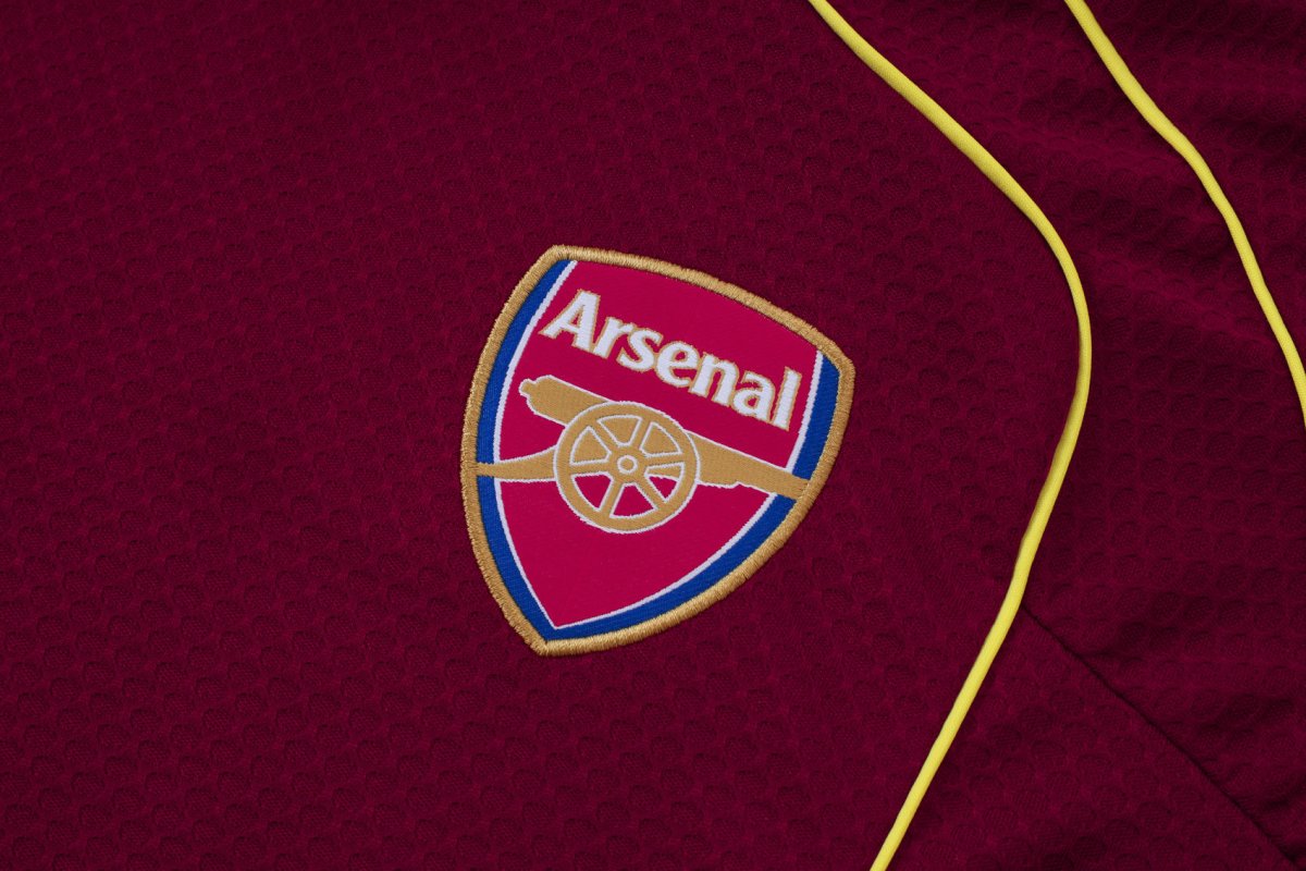 Kit De Treino Adulto Arsenal 25/26 Short e Camisa - Vinho