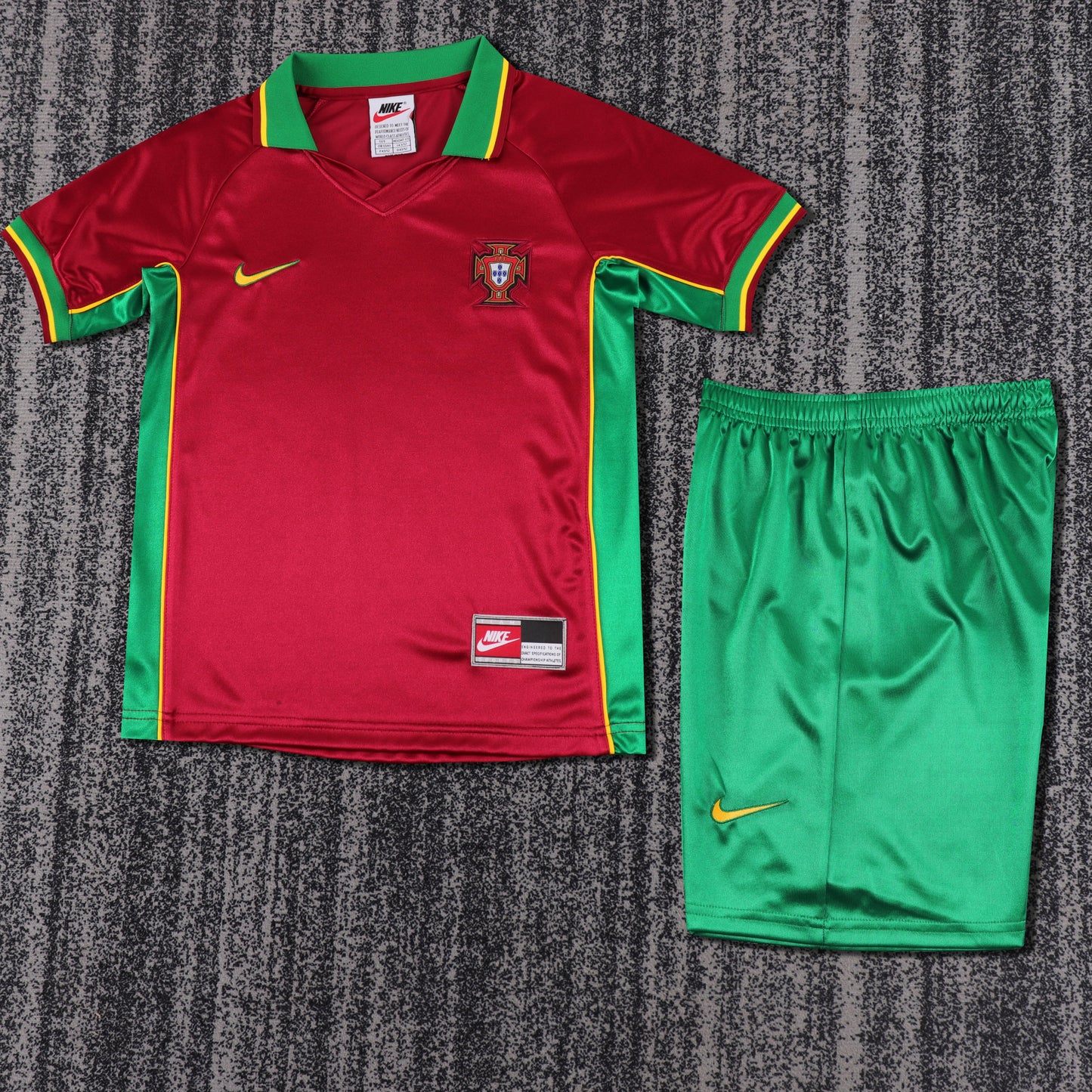 Kit Infantil Portugal Home Retrô 97/98 - Vermelho