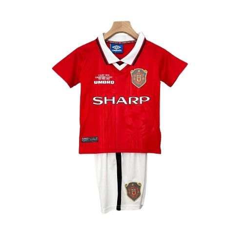 Kit infantil Manchester United Retrô Home 1999 . - Vermelho