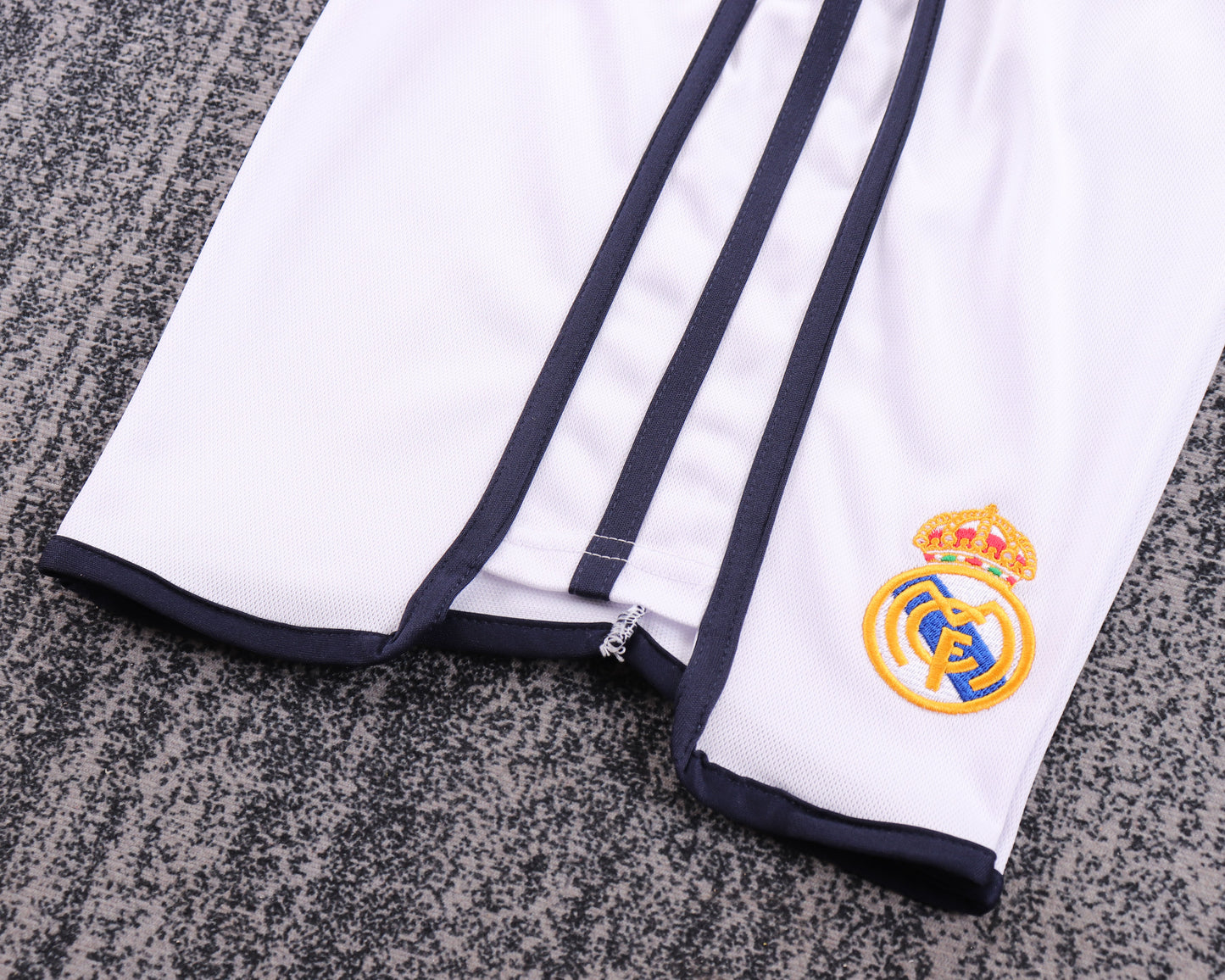 Kit Infantil Real Madrid Home Retrô 99/00 - Branco