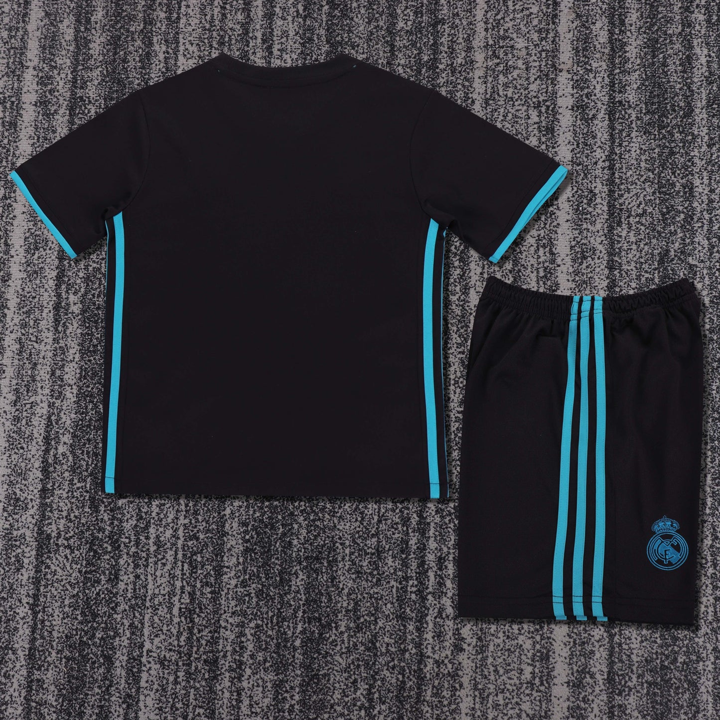 Kit Infantil Real Madrid Away Retrô 16/17 - Preto