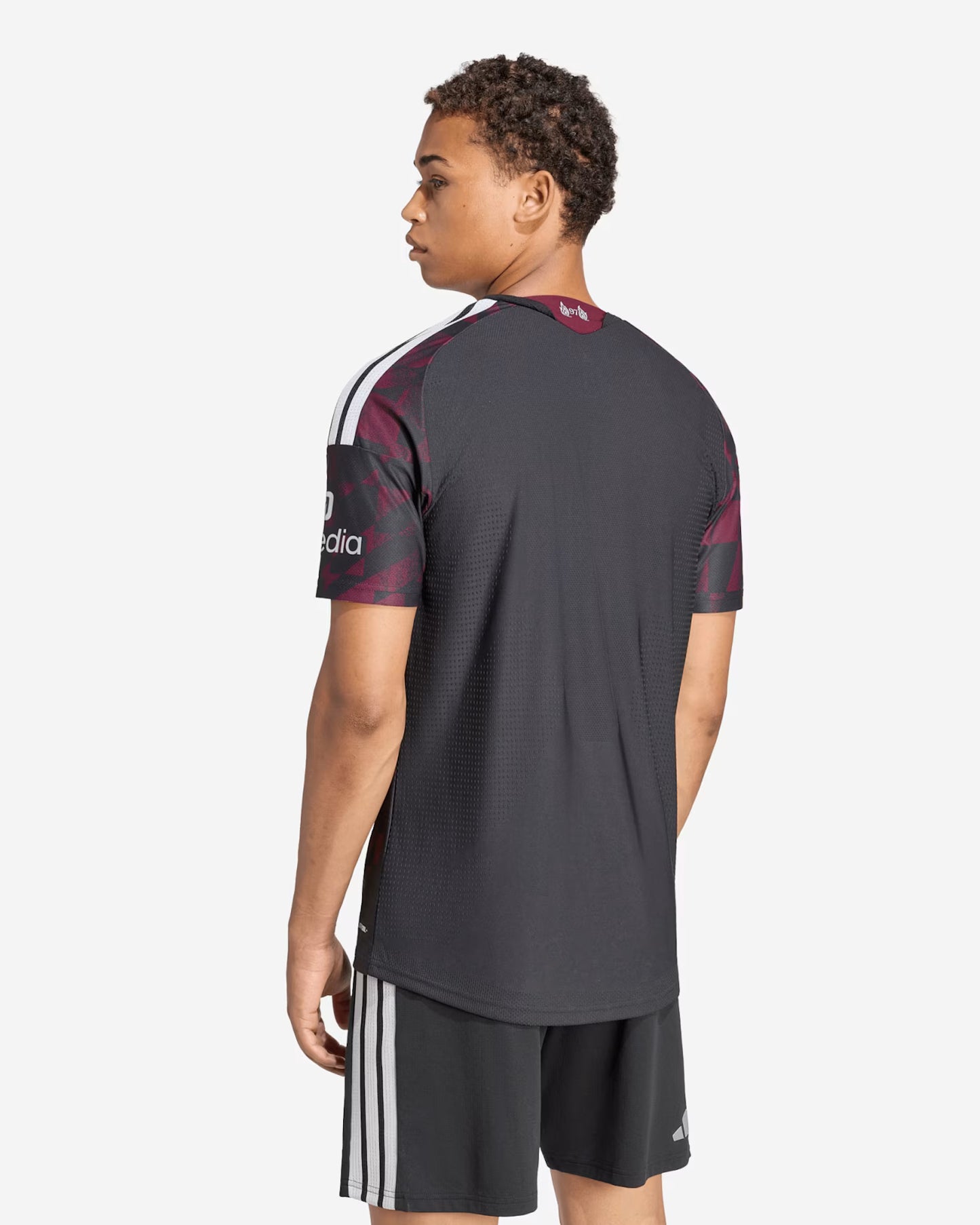 Liverpool Third 26/27 Jogador Adidas - Preto e Vermelho