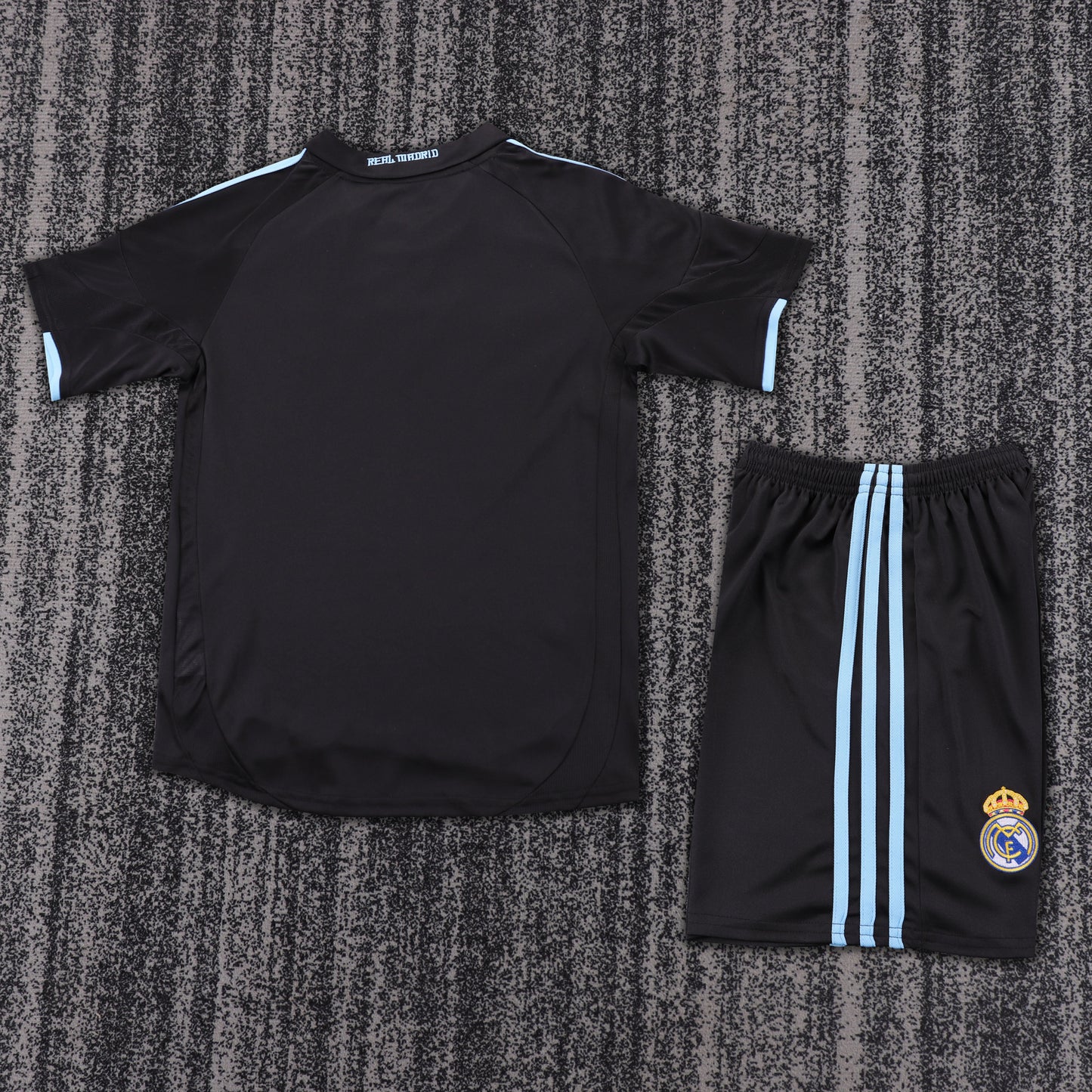 Kit Infantil Real Madrid Away Retrô 08/09 - Preto