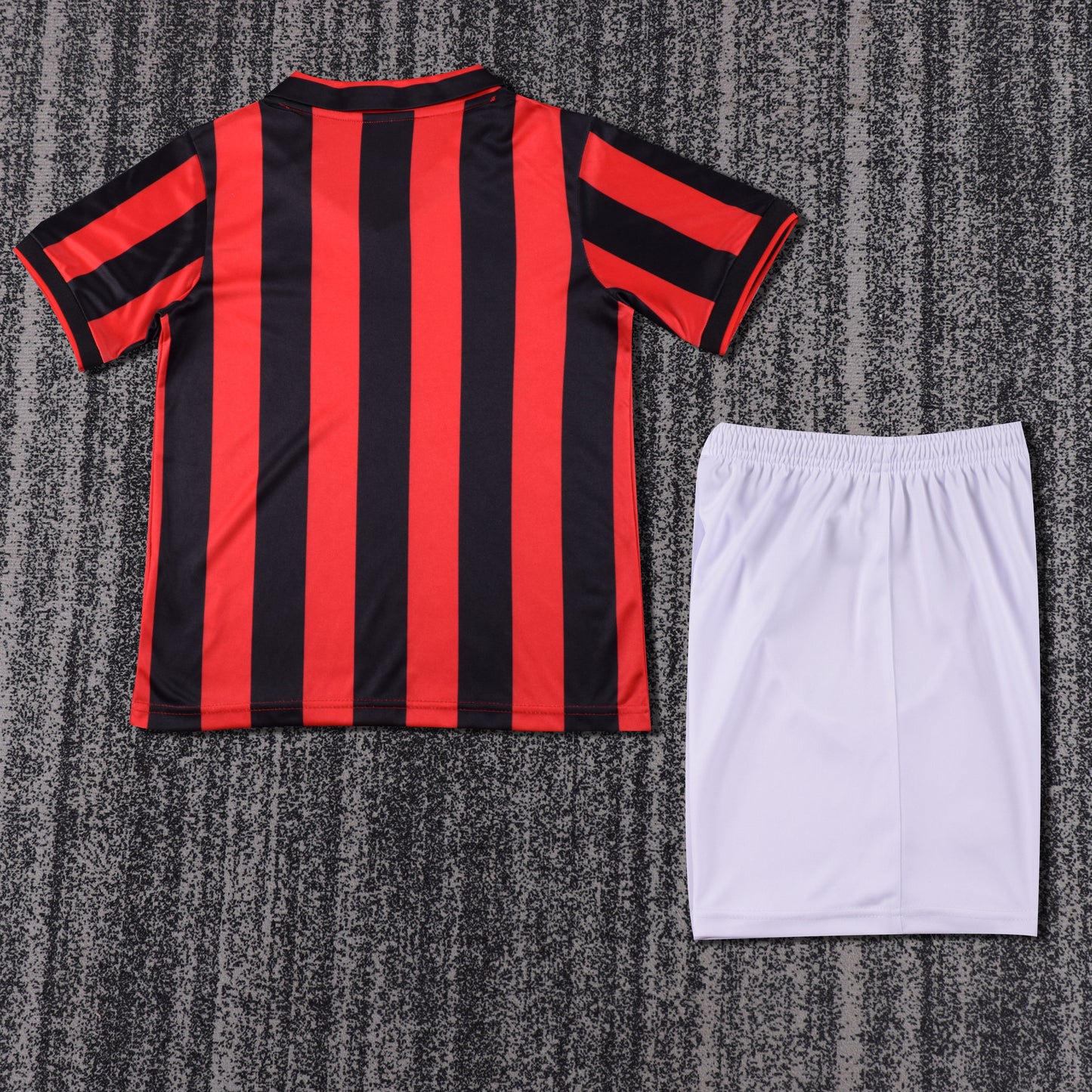 Kit Infantil Milan Home Retrô 93/94 . - Vermelho e Preto