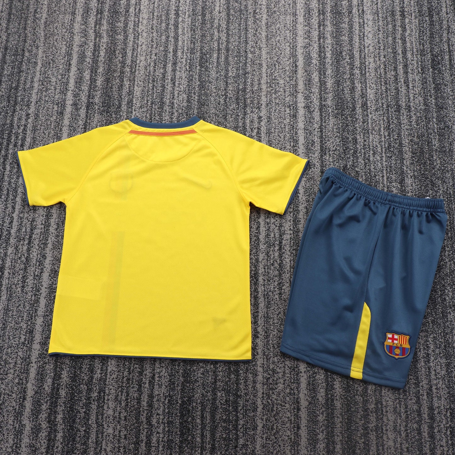 Kit Infantil Barcelona Away Retrô 08/09 - Amarelo