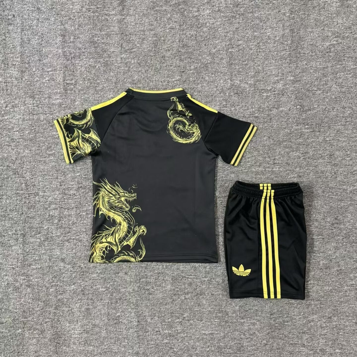 Kit Infantil Real Madrid Edição Especial 25/26  - Preto e Amarelo