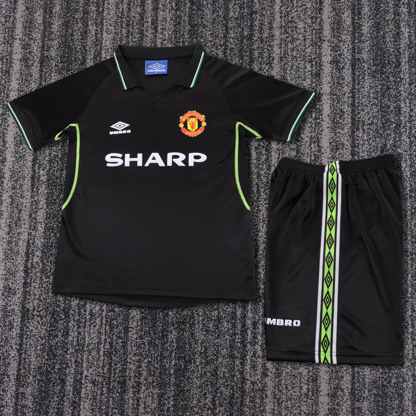 Kit infantil Manchester United Retrô Away 97/98 - Preta