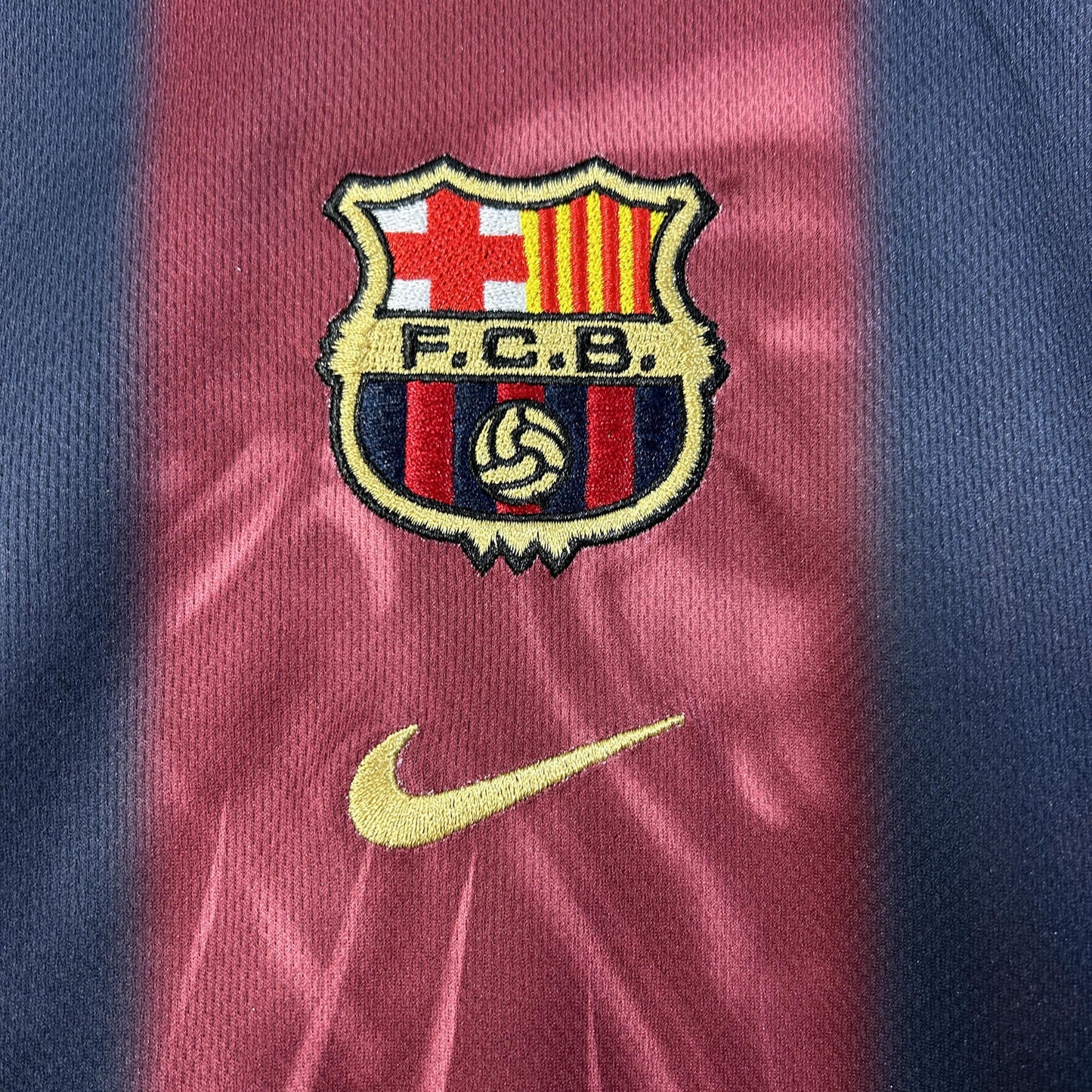 Kit Infantil Barcelona x Travis Scott Ediçao Especial  25/26 - Grená