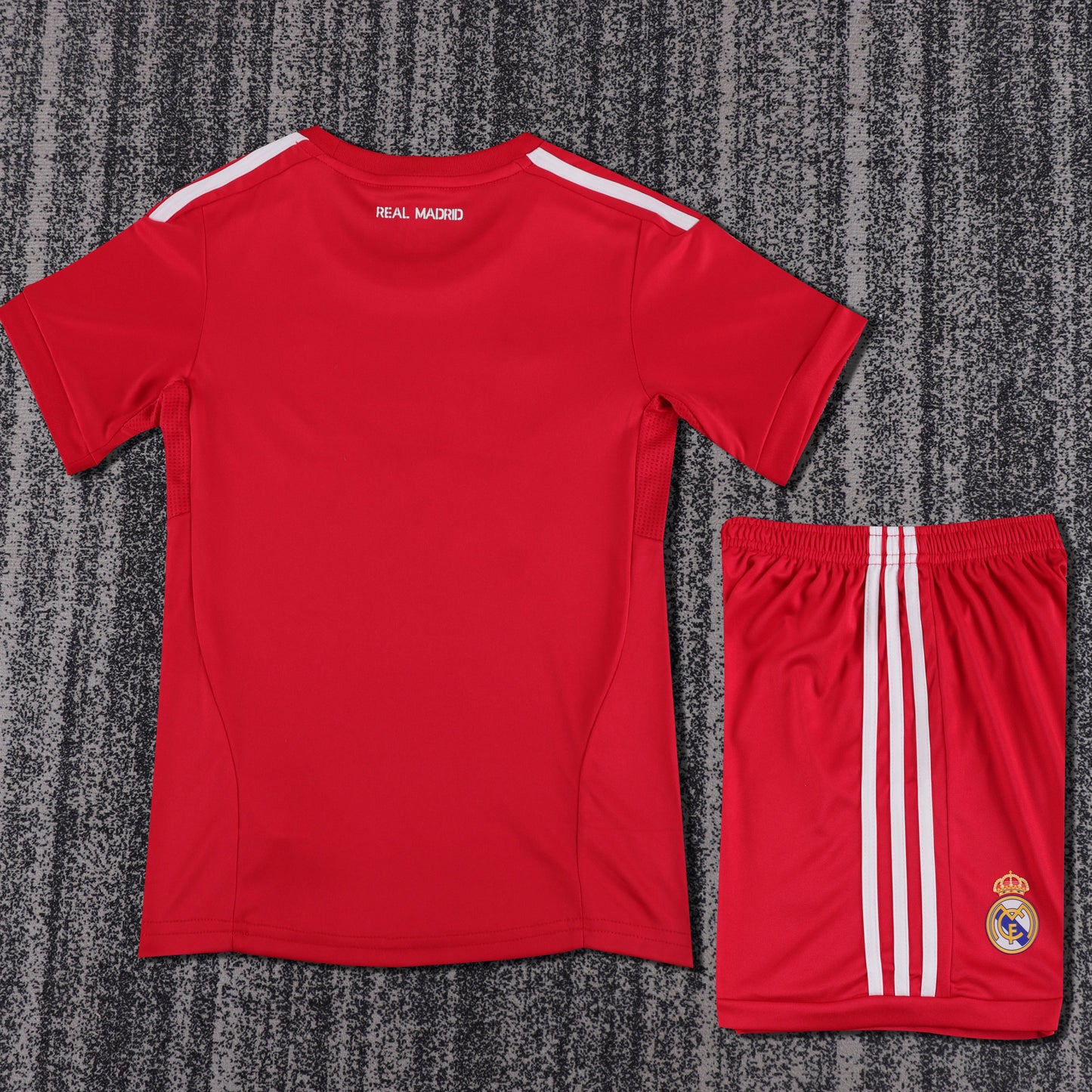 Kit Infantil Real Madrid Third Retrô 11/12 - Vermelho