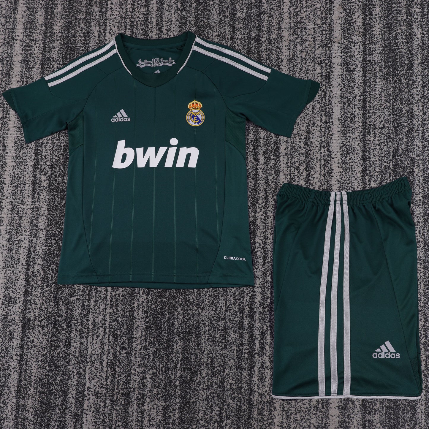 Kit Infantil Real Madrid Away Retrô 12/13 - Verde