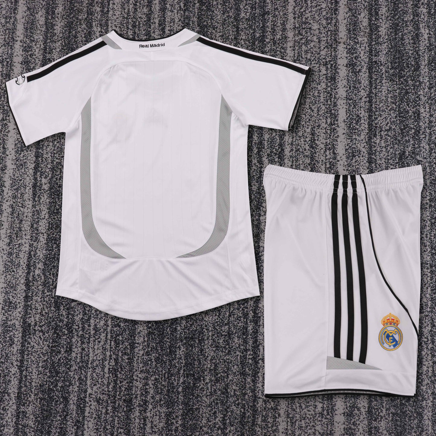 Kit Infantil Real Madrid Home Retrô 06/07 - Branco