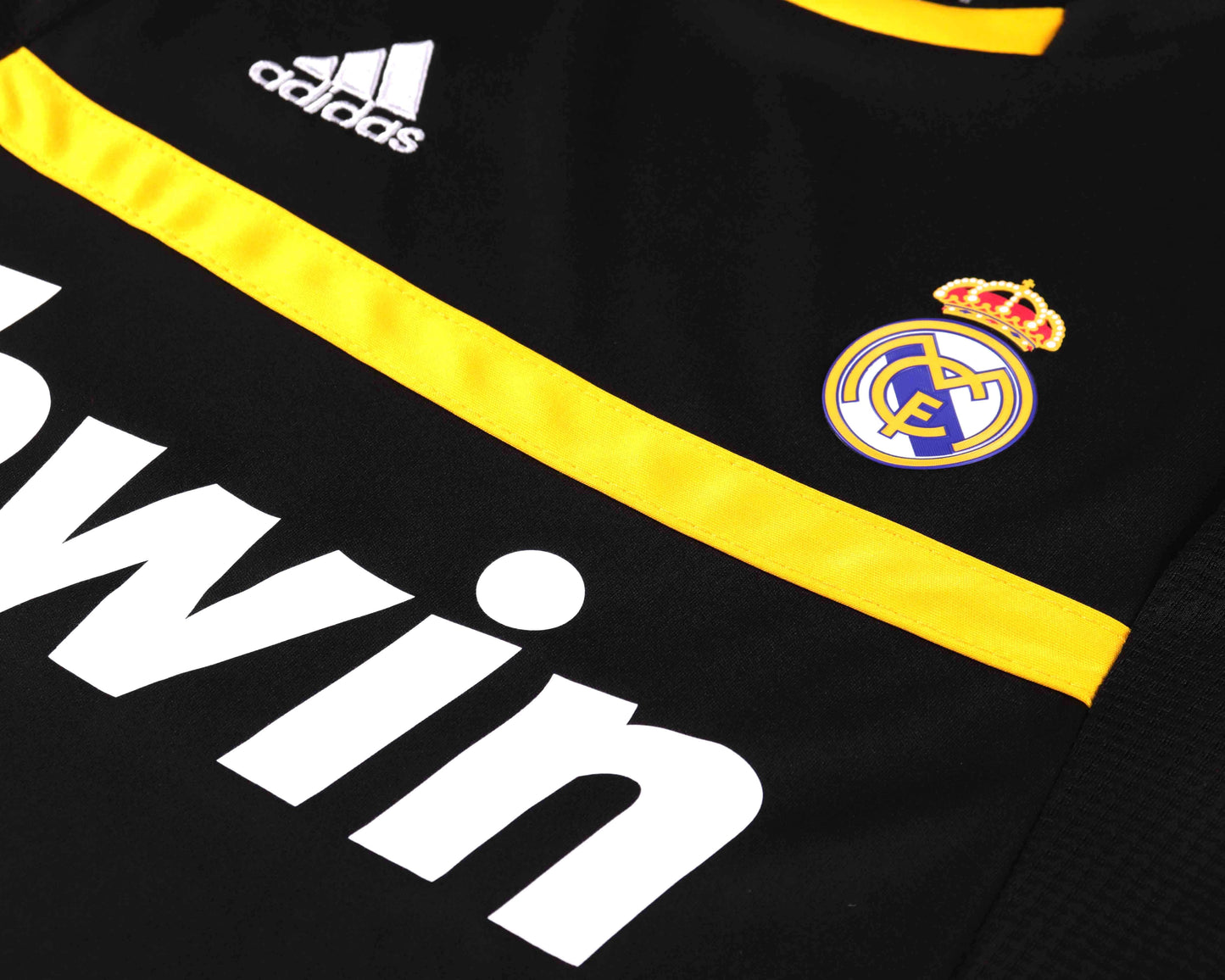 Kit Infantil Real Madrid Goleiro Retrô 11/12 - Preto