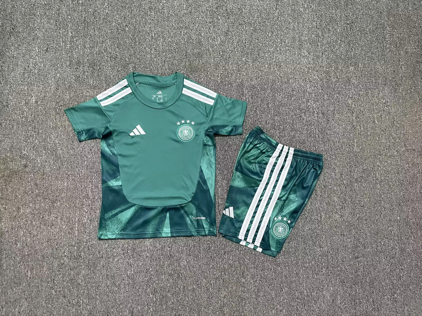 Kit Infantil Alemanha Goleiro 26/27 - Verde