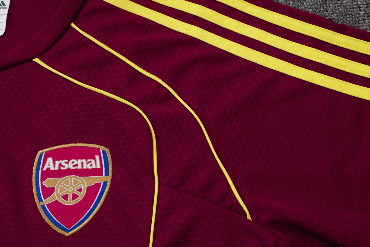 Kit De Treino Adulto Arsenal 25/26 Short e Camisa - Vinho