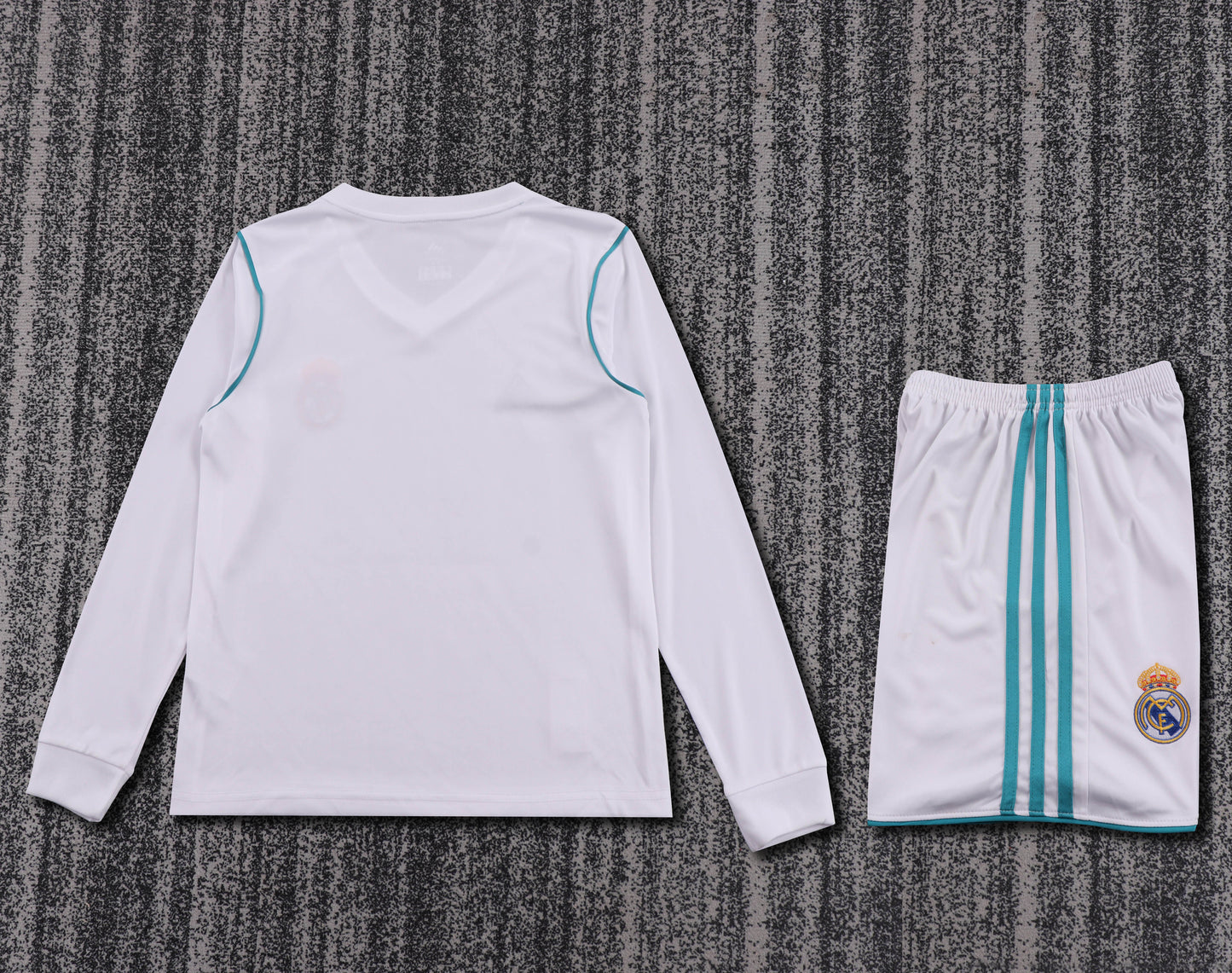 Kit Infantil Real Madrid Home Retrô Manga Longa 17/18 - Branco