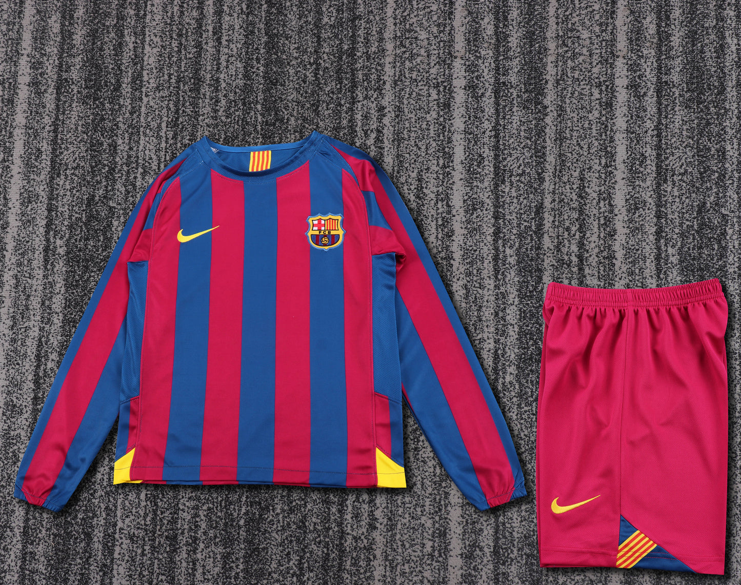 Kit Infantil Barcelona Home Retrô 05/06 Manga Longa - Grená