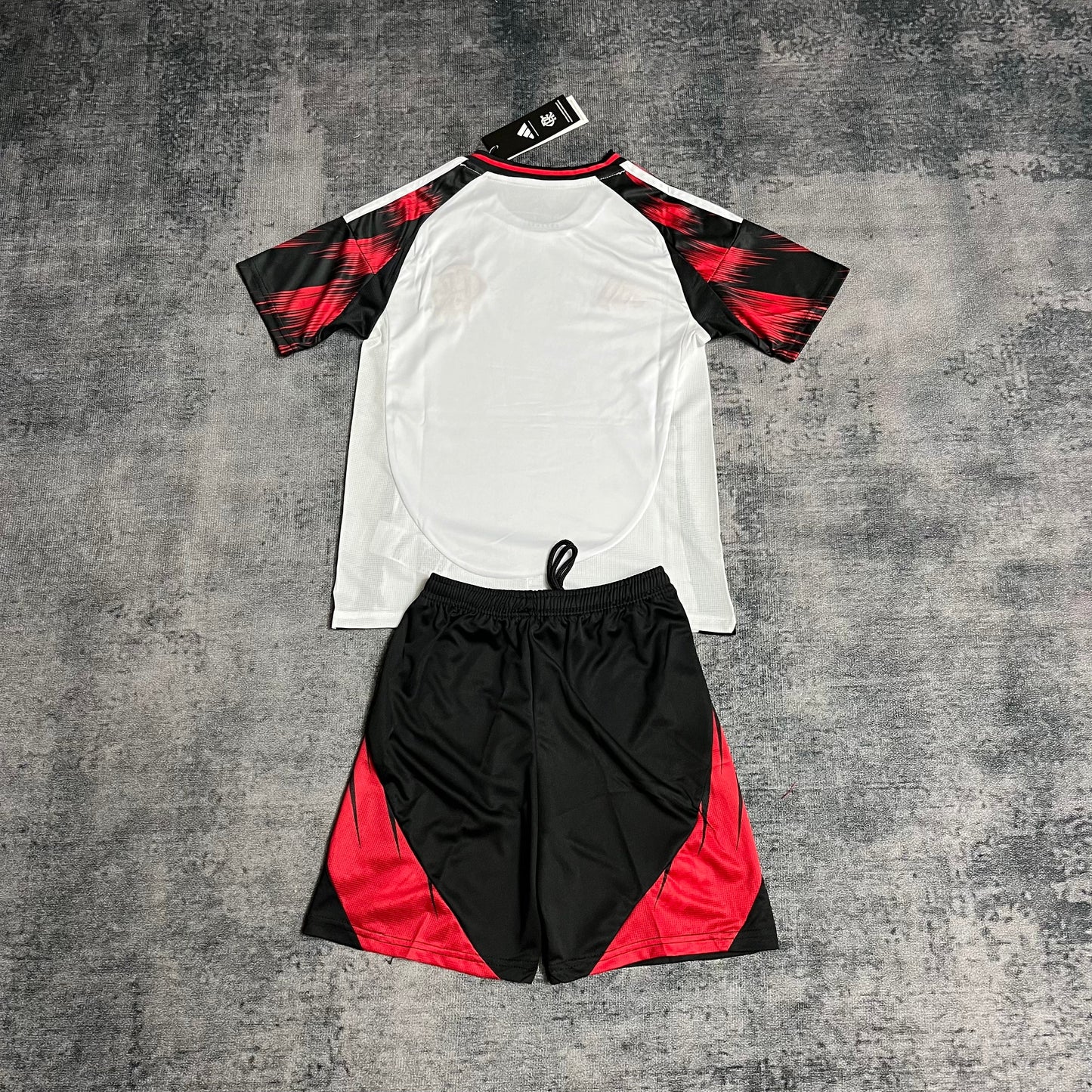 Kit Infantil Flamengo Away 25/26 - Branco e Preto