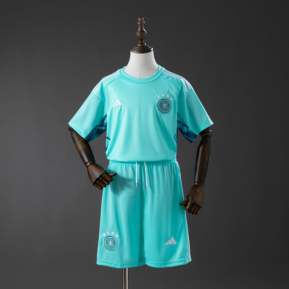 Kit Infantil Alemanha Goleiro 26/27 - Verde Claro
