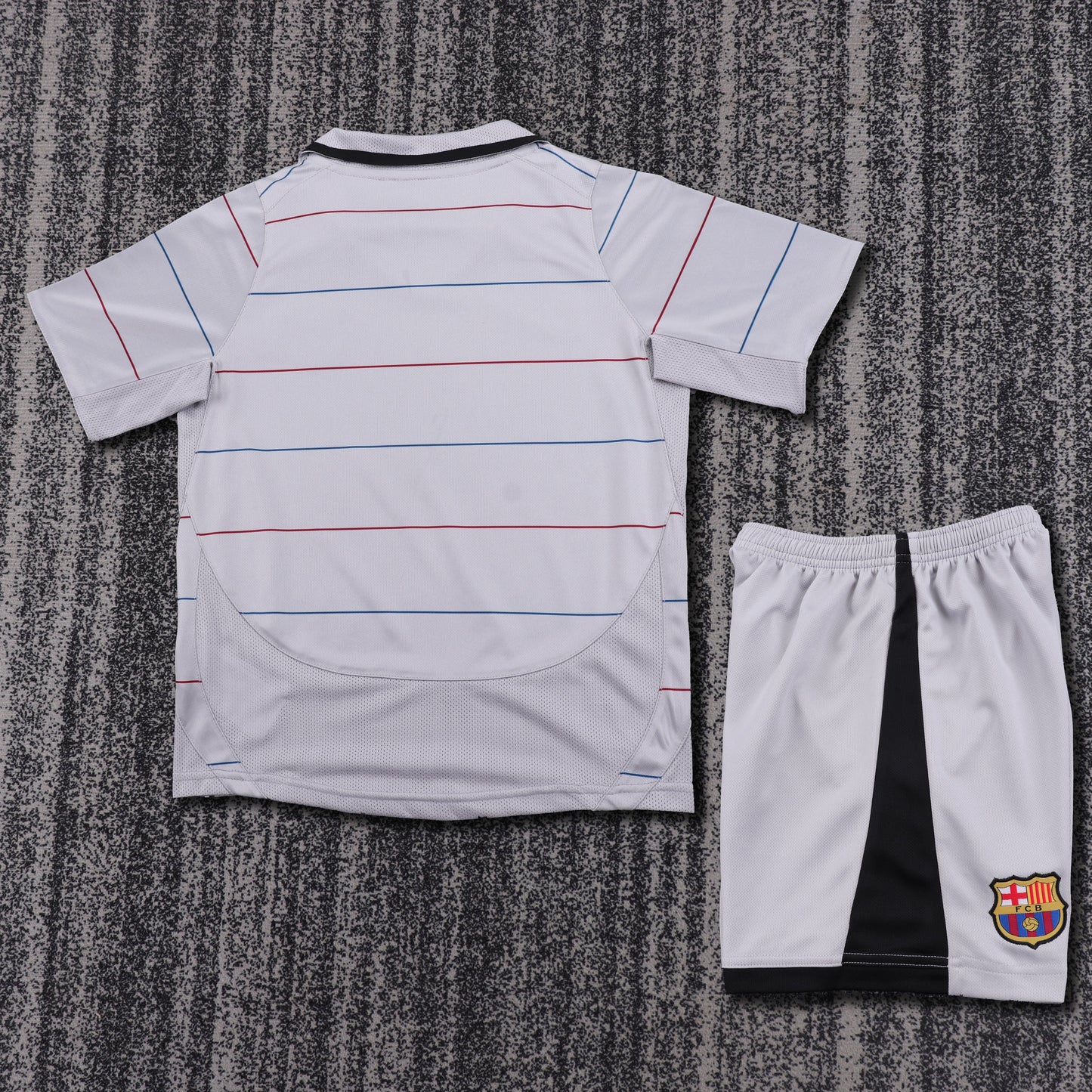 Kit Infantil Barcelona Away Retrô 03/04 - Cinza