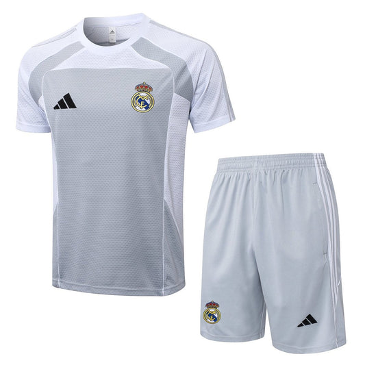 Kit de Treino Adulto Real Madrid 2025/26 Short e Camisa - branca