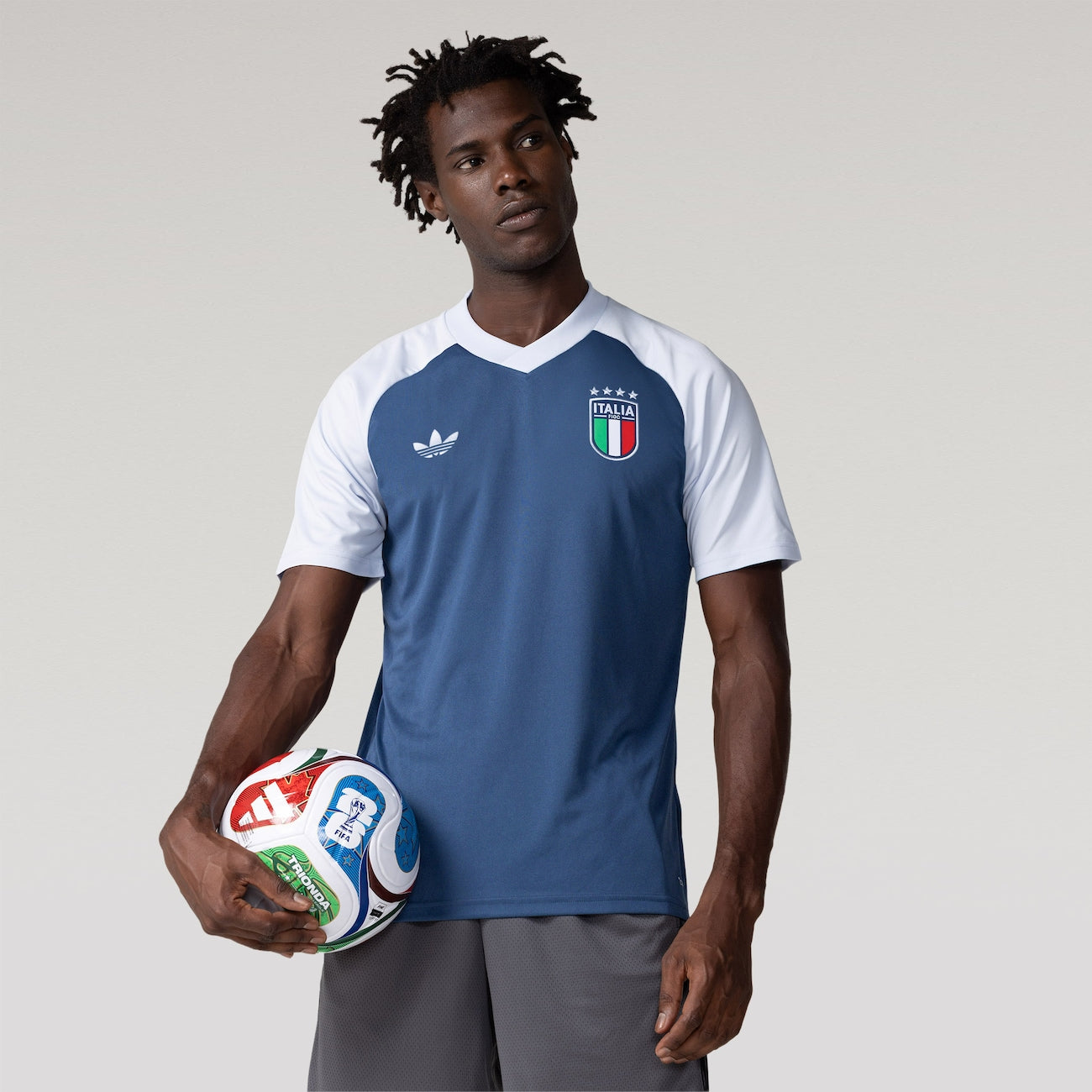 Itália Pré Jogo 26/27 Masculino Torcedor Adidas - Azul e Branca
