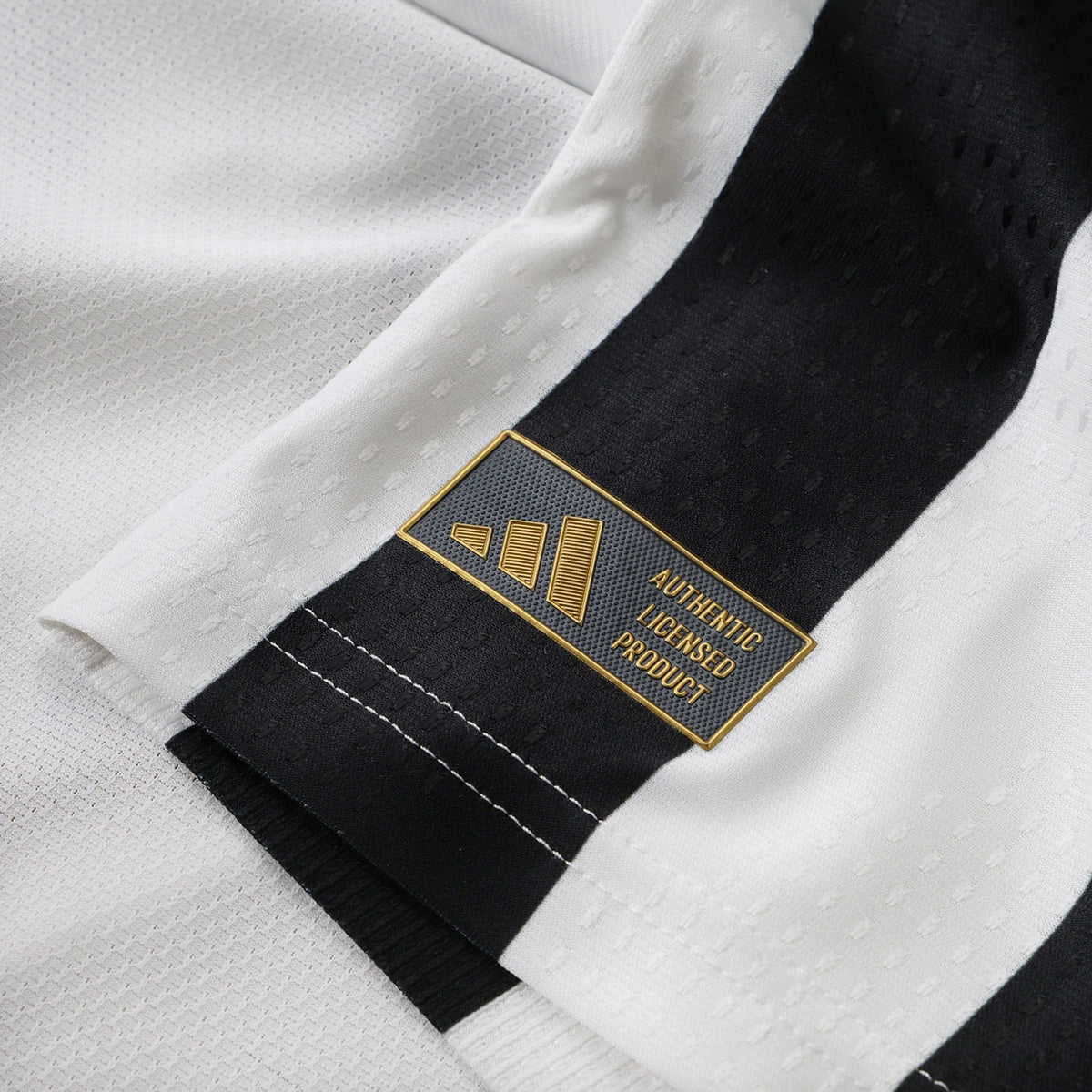 Juventus Home 26/27 Jogador Adidas - Preta e Branca