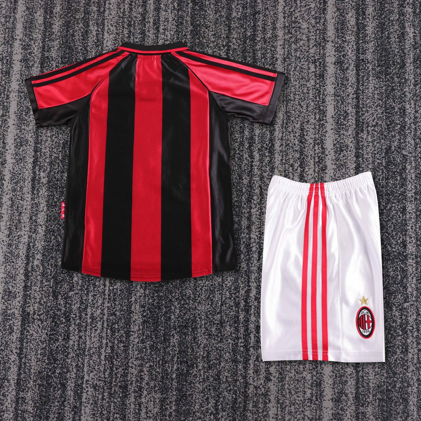 Kit Infantil Milan Home Retrô 98/99 - Vermelho e Preto