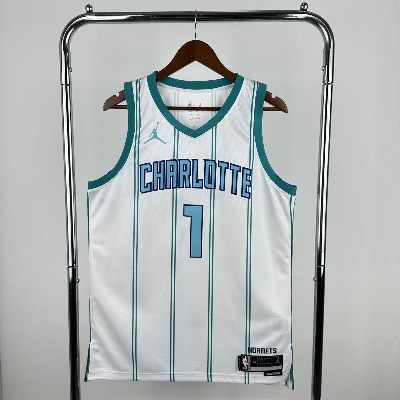Regata Charlotte Hornets Masculina - Branca
