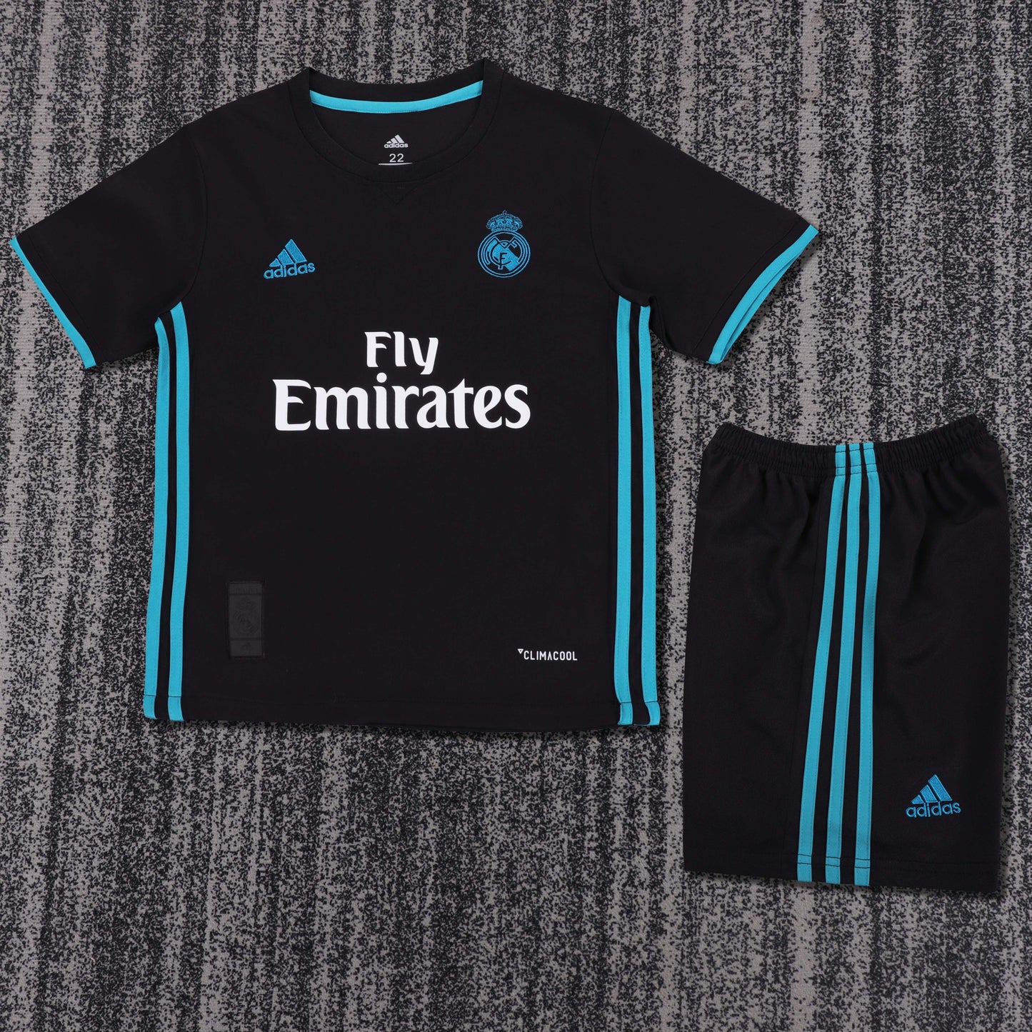 Kit Infantil Real Madrid Away Retrô 16/17 - Preto