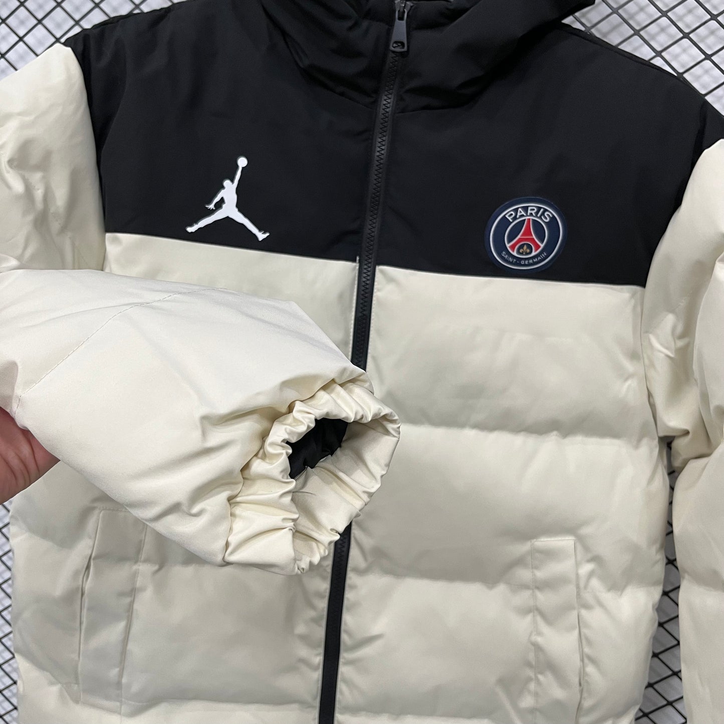 Jaqueta PSG Jordan - Bege