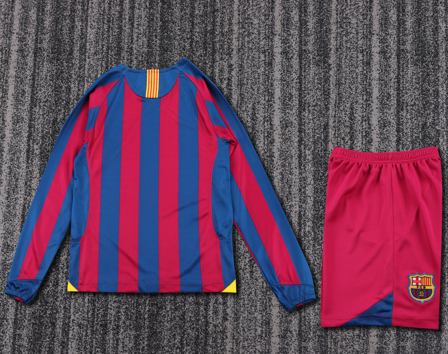 Kit Infantil Barcelona Home Retrô 05/06 Manga Longa - Grená