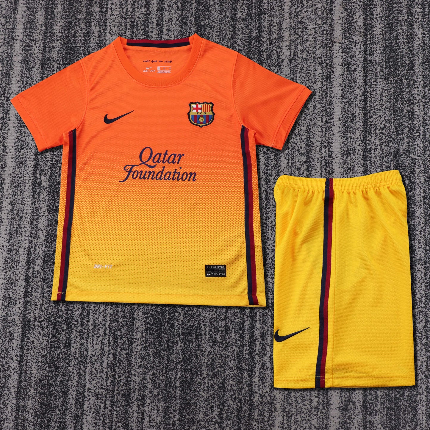 Kit Infantil Barcelona Away Retrô 12/13 - Laranja e Amarelo