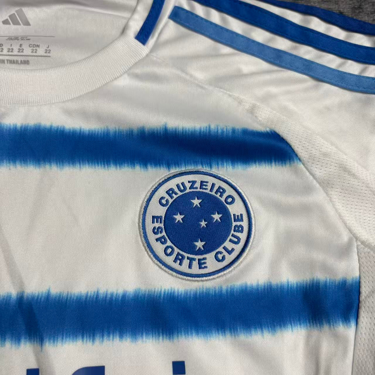 Kit Infantil Cruzeiro Away 25/26 . - Branco e Azul