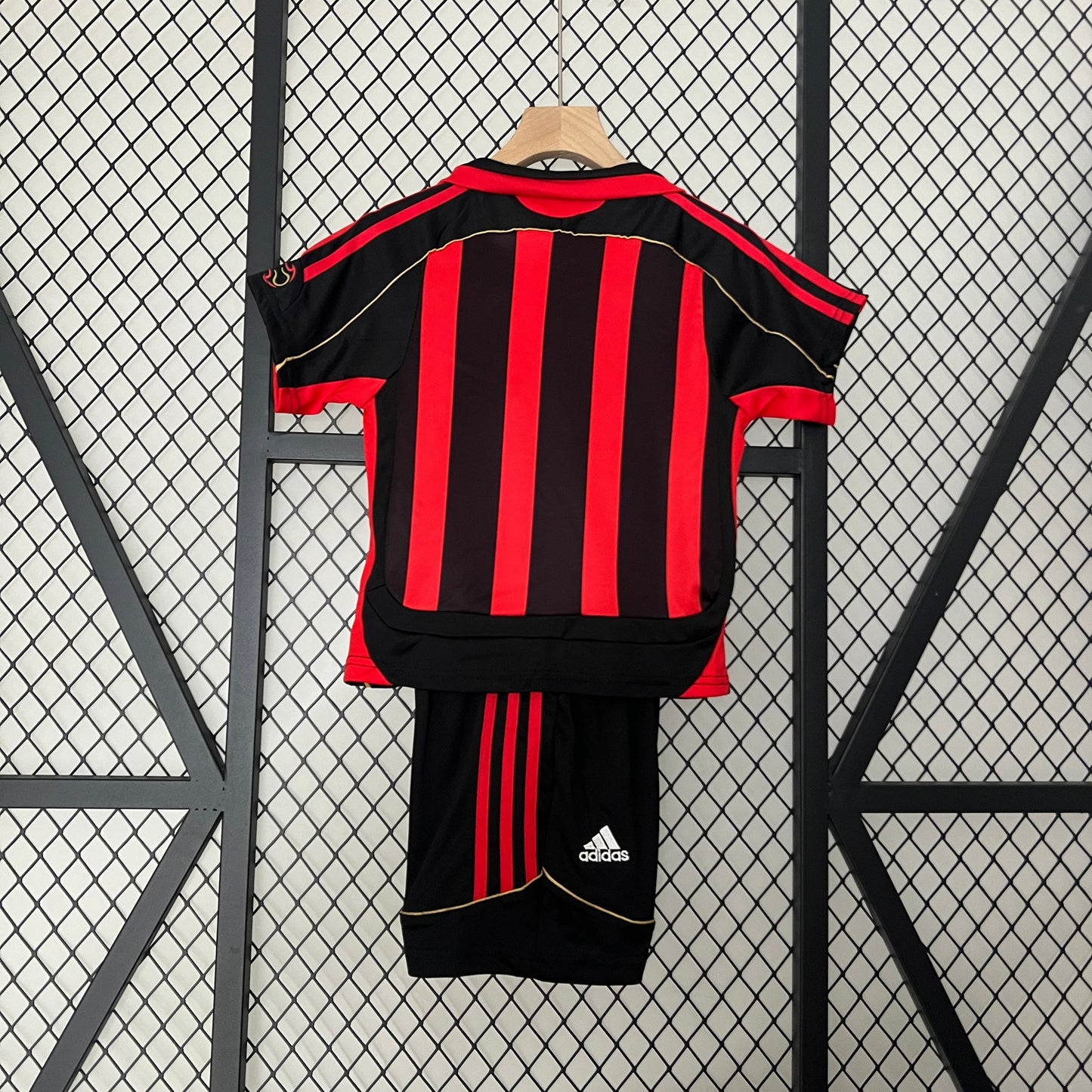 Kit Infantil Milan Home Retrô 2007 - Vermelho e Preto