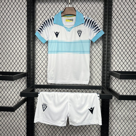 Kit Infantil Cádiz Away 24/25 . Macron - Branco e Azul