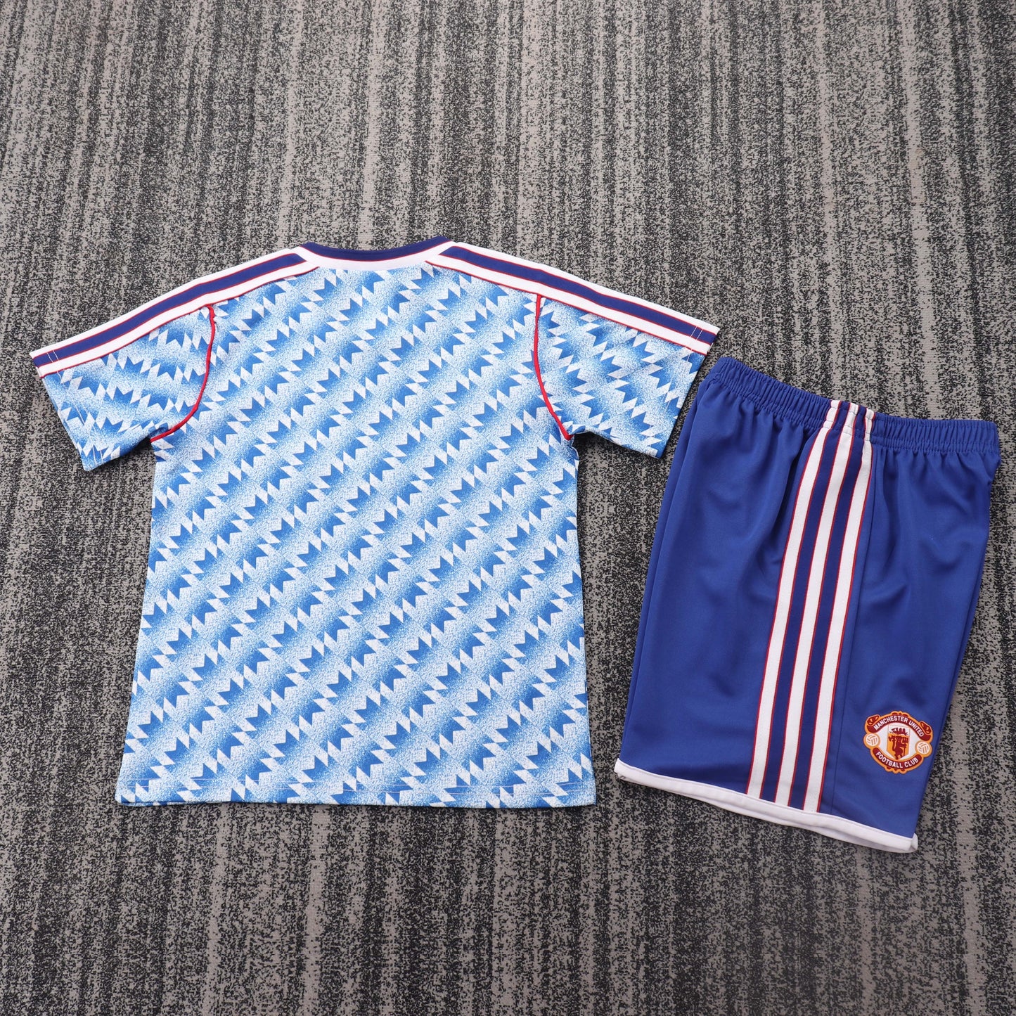 Kit infantil Manchester United Retrô Away 90/91 - Azul Claro