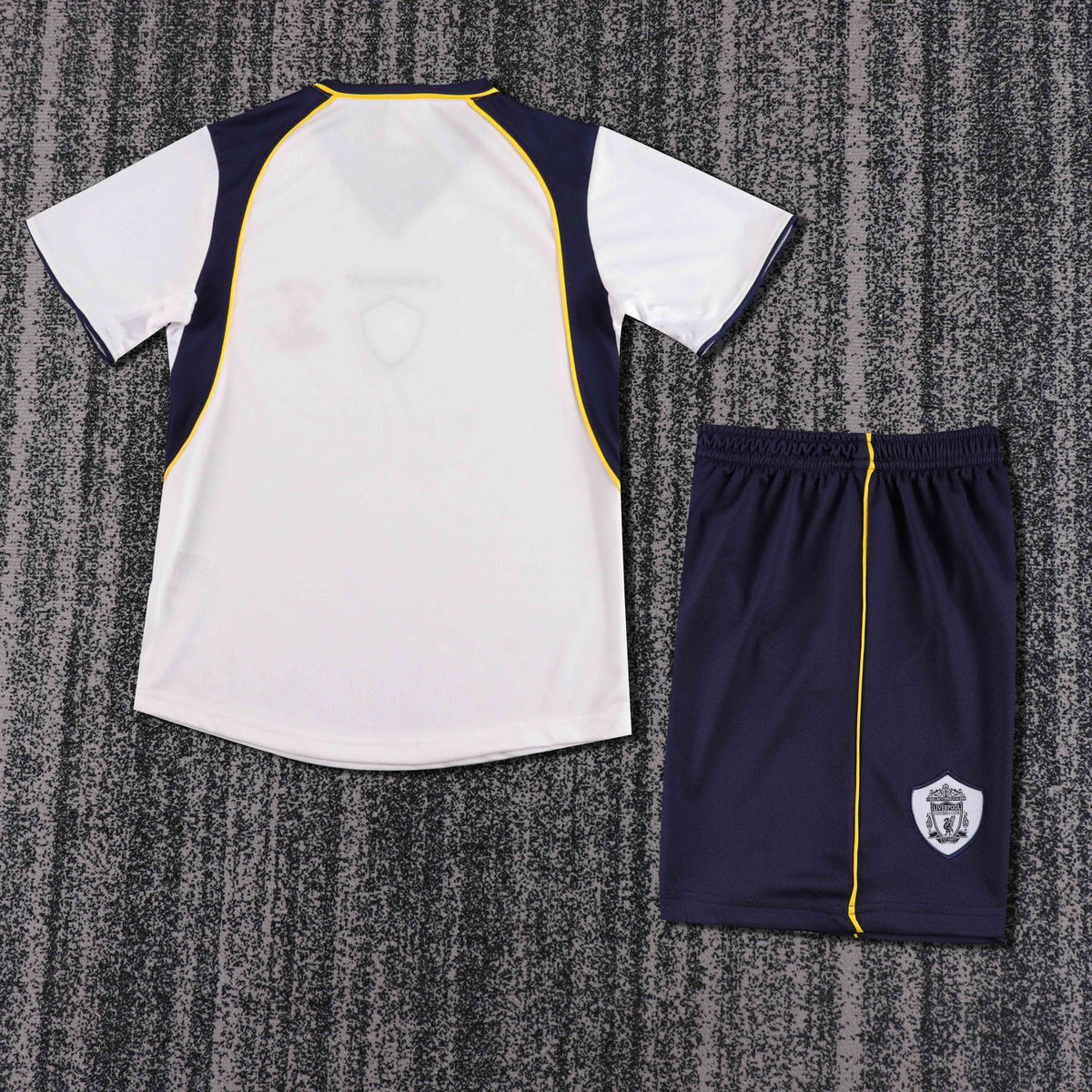 Kit Infantil Liverpool Away Retrô 01/02  Reebok - Branco